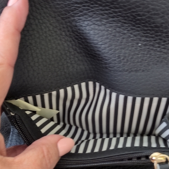 Kate Spade Scalloped Edge Black Textured Wallet - Picture 6 of 9